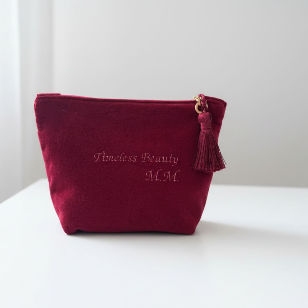 Bestickte Samt Kosmetiktasche in Rot – personalisiert mit Name oder Initialen, handgemacht