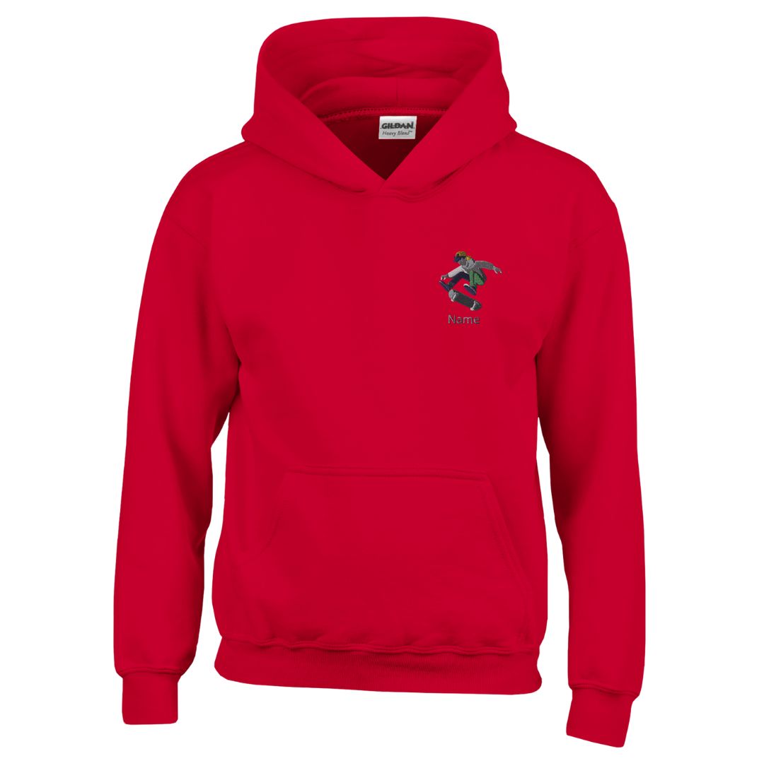 Roter Kinder Hoodie mit Skateboarder-Motiv und personalisierter Namensstickerei. Bequeme Skater-Kleidung für Jungen in Premiumqualität.