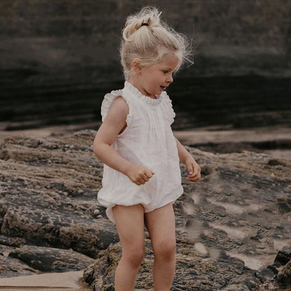 Baby Romper in weiß
