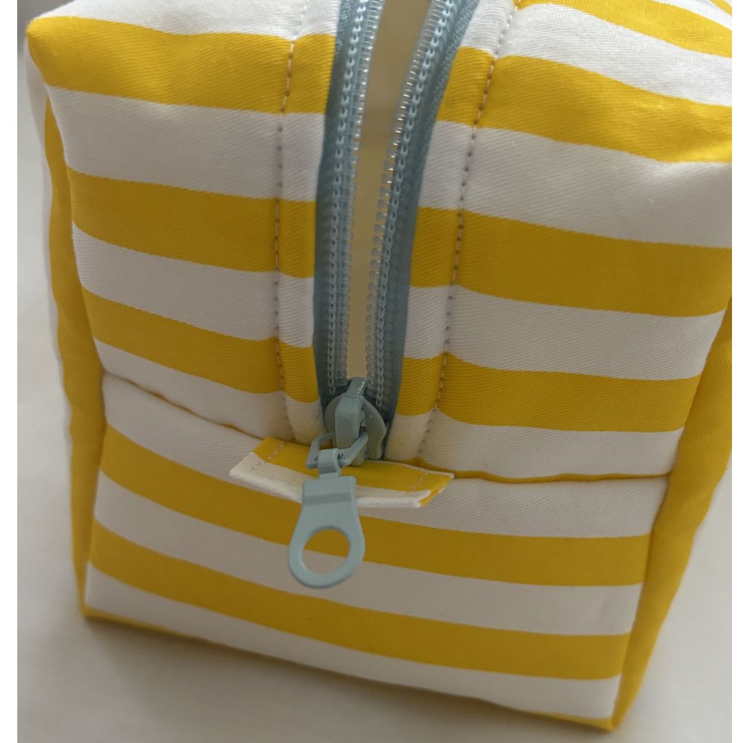 Kosmetiktasche Seepferdchen gelb weiß gestreift Sommertasche handgemacht Schweiz