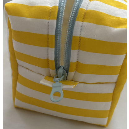 Kosmetiktasche Seepferdchen gelb weiß gestreift Sommertasche handgemacht Schweiz