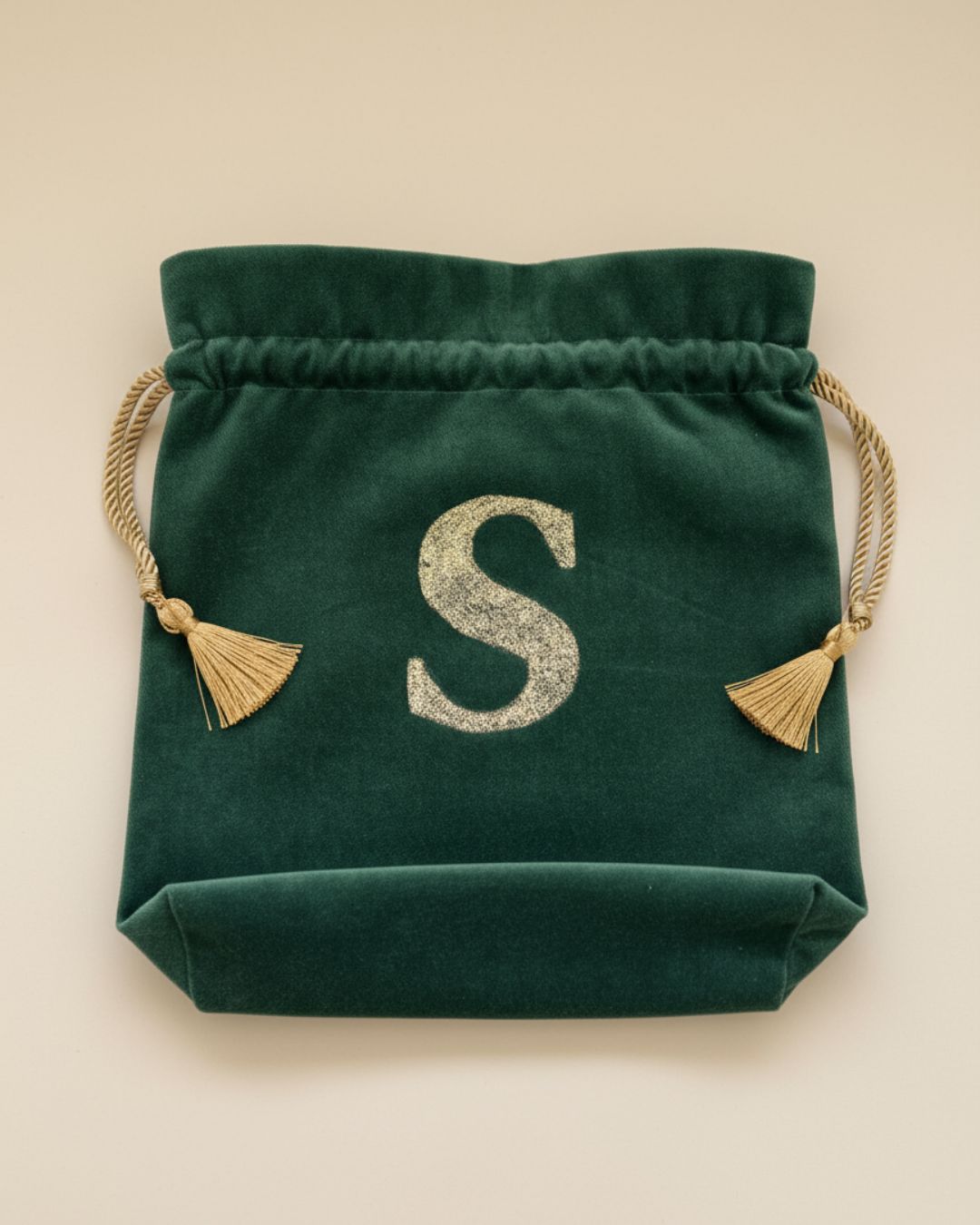 Geschenkbeutel Weihnachten Smaragdgrün personalisiert - Samt-Beutel mit Goldkordel handgefertigt Schweiz