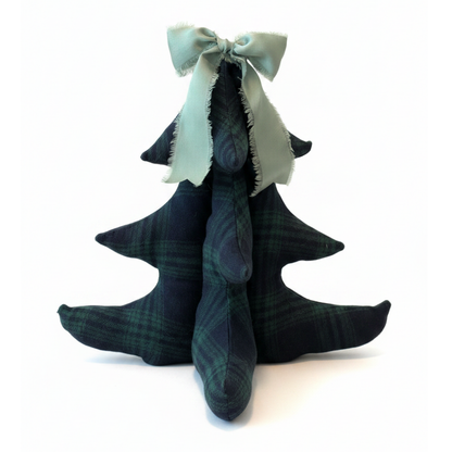 Handgefertigter Stoff-Weihnachtsbaum kariert navy-grün mit Satinschleife, weichgepolstert, 28×20 cm – Kiddoskiste