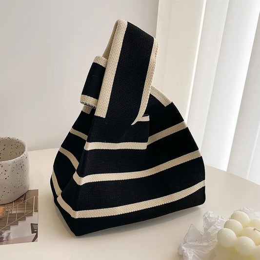 Strickhandtasche in schwarz