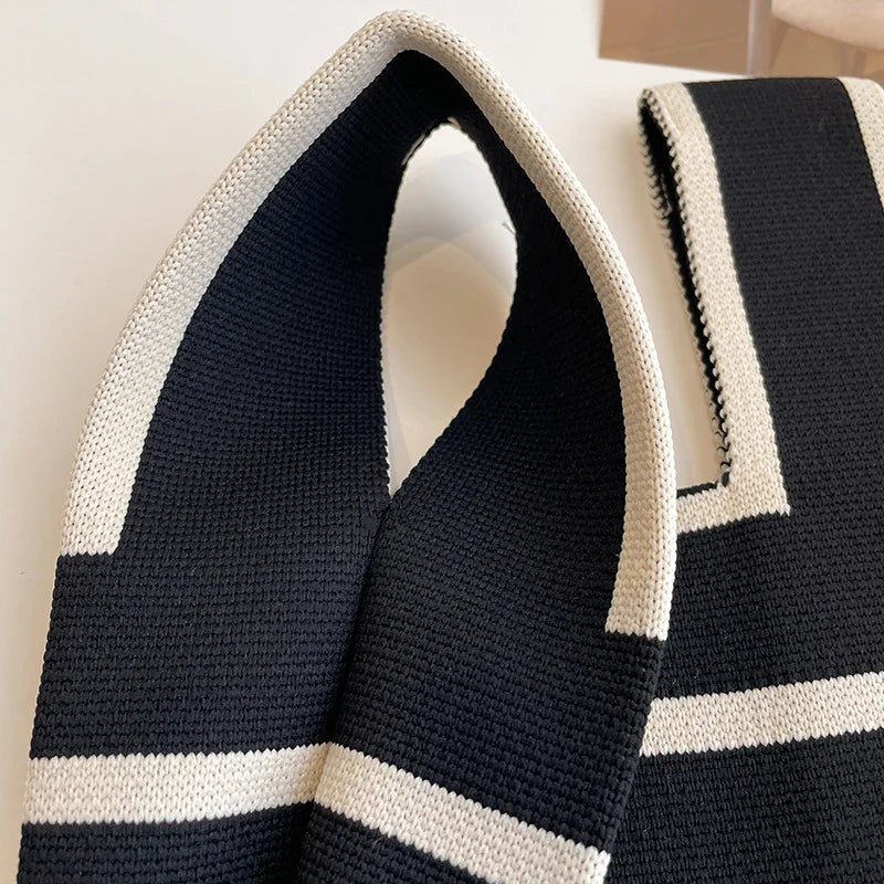 Strickhandtasche in schwarz