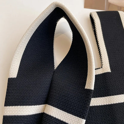 Strickhandtasche in schwarz