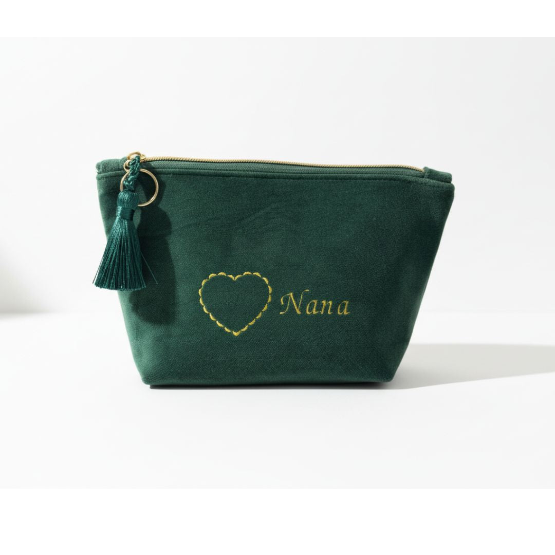 Edle Samt Kosmetiktasche in Grün – personalisiert mit Name oder Initialen, handgemacht