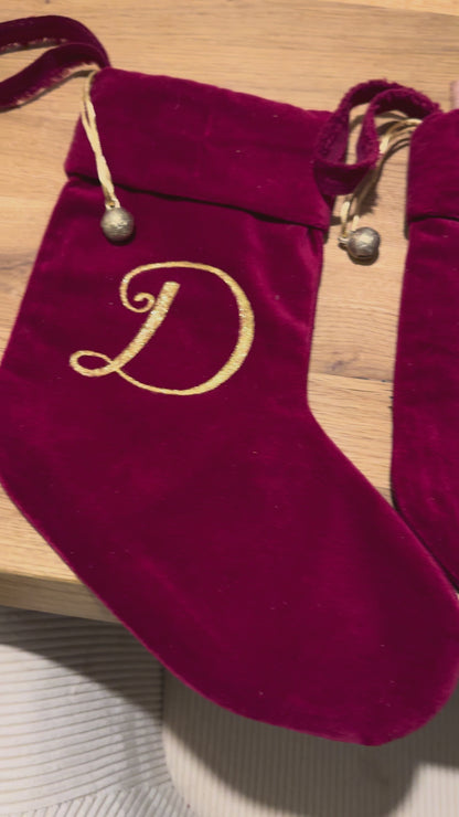 Video: Personalisierte Nikolausstrümpfe mit Namen – Sandrian WeihnachtsdekoVideo: Personalisierte Nikolausstrümpfe mit Anfangsbuchstaben – Sandrian Weihnachtsdeko