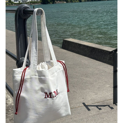 Strandtasche mit Initialen bestickt aus Baumwoll-Canvas – nachhaltig und handgemacht in der Schweiz
